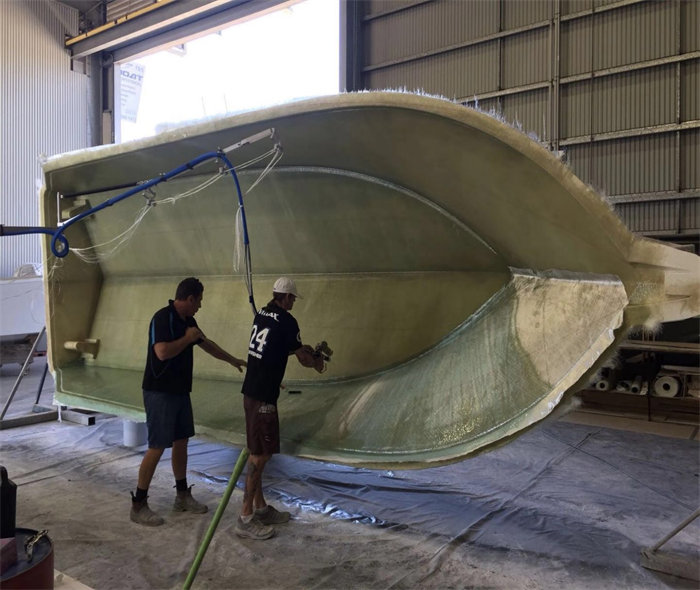 玻璃鋼船艇噴射成型工藝